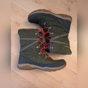 Women's Columbia Green Snow Boot 8.5